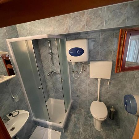 Apartment Victoria Stara Baška Exteriör bild