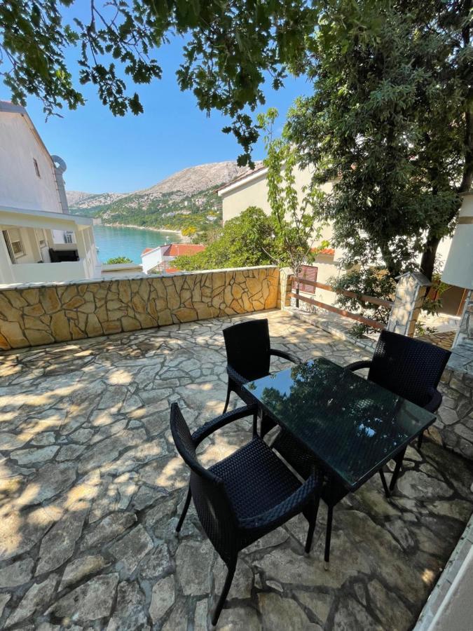 Apartment Victoria Stara Baška Exteriör bild