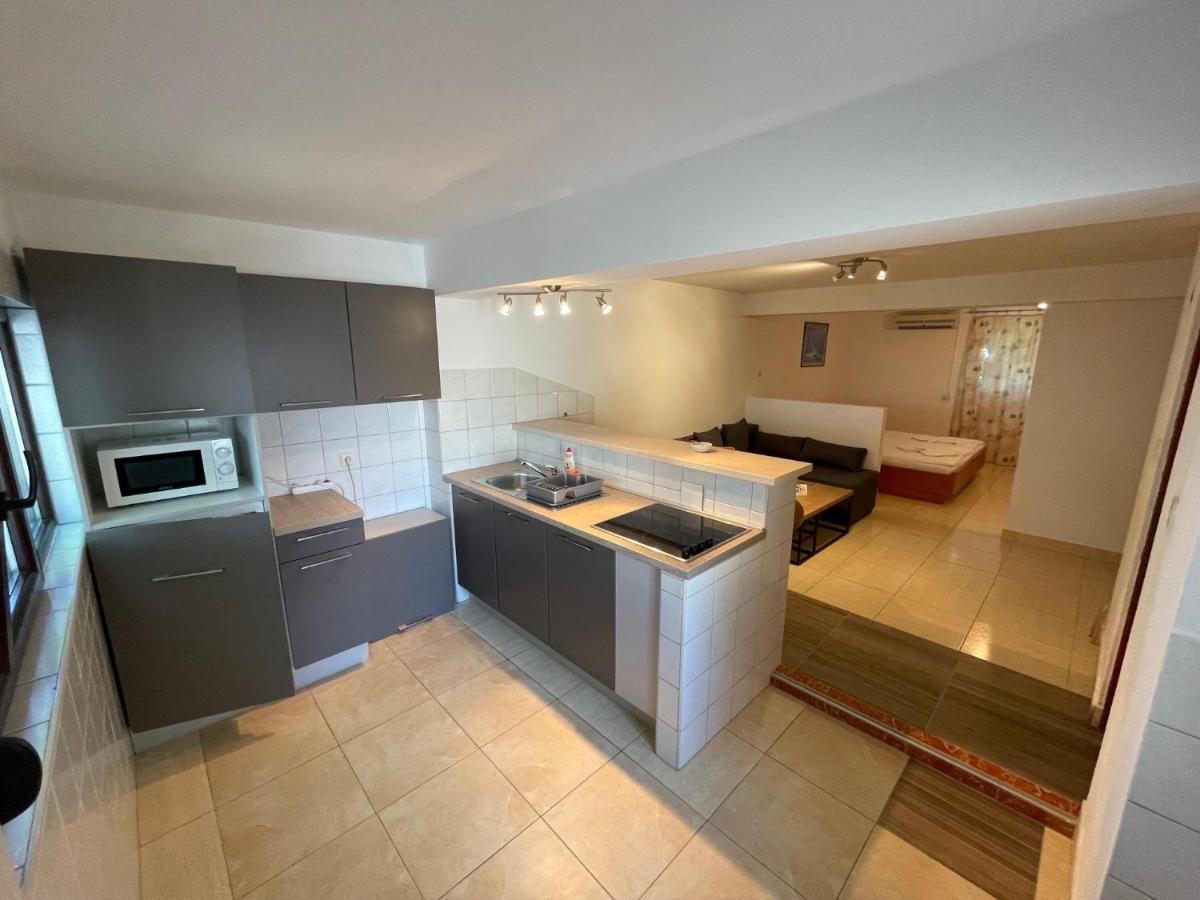 Apartment Victoria Stara Baška Exteriör bild