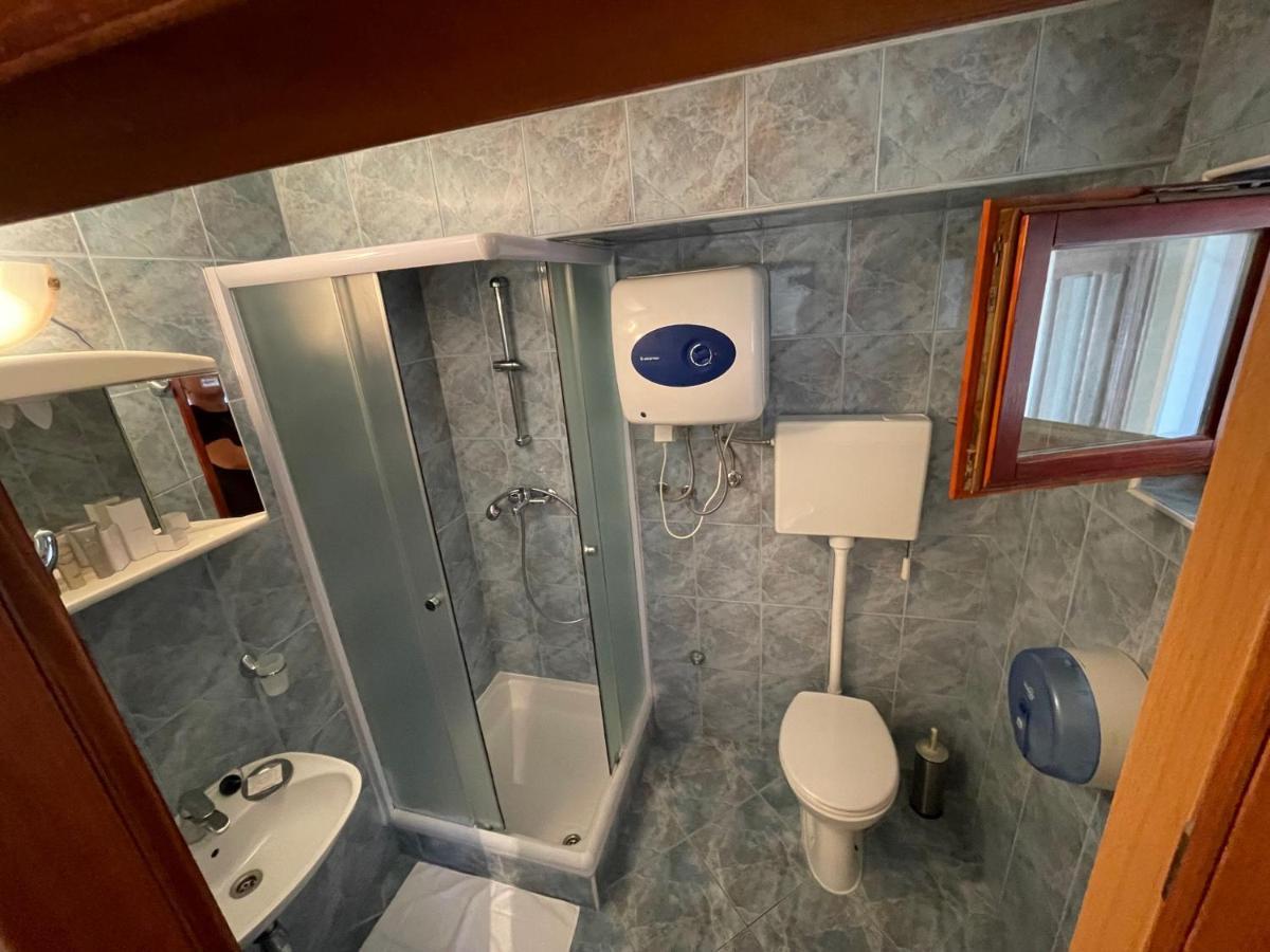 Apartment Victoria Stara Baška Exteriör bild